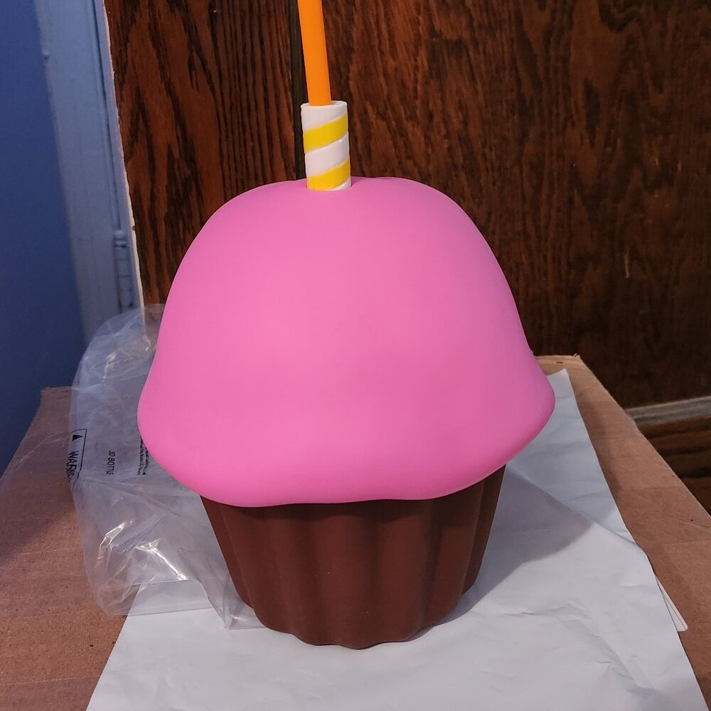 AMC Exclusive Five Nights at Freddy's2 FNAF 3D Drink Bottle Pink Cup CupCake - Picture 3 of 7